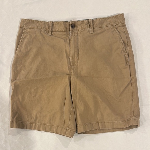 Penguin Men's Khaki Chino Shorts flat front pockets size 33‎ tan EUC - Picture 1 of 5